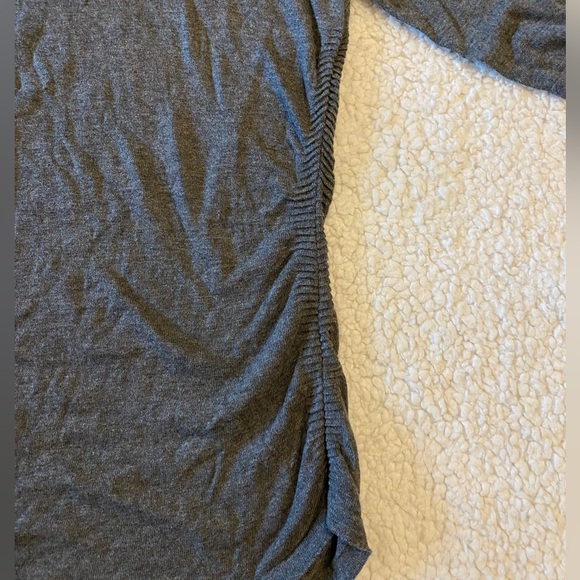 NWT Ann Taylor Gray Turtleneck Short Sleeve Sweater Womens size Medium - Picture 2 of 4